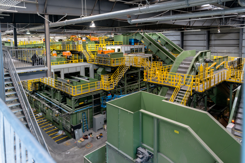 Illustration for article titled A Tour of the Largest Commingled Recycling Plant in the U.S.